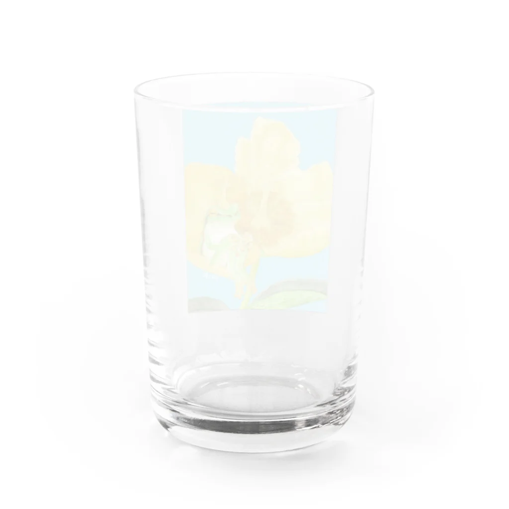 yoshi-gardenのアマガエルと金糸梅 Water Glass :back