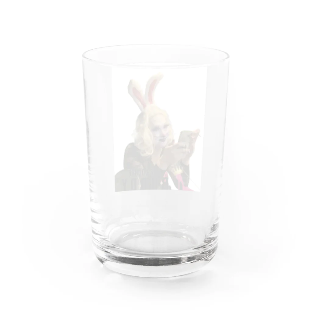 ヴァイオレットビアガーデンの新春デブうさぎガール Water Glass :back