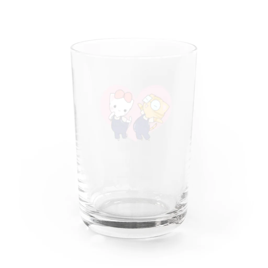 茶トラ猫くんと白猫ちゃんSHOPの思い出のおそろっちコーデ ハート Water Glass :back