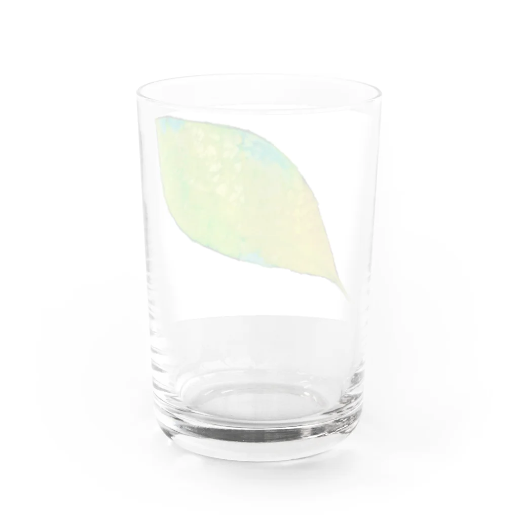 暖暖あたたかの葉っぱ Water Glass :back