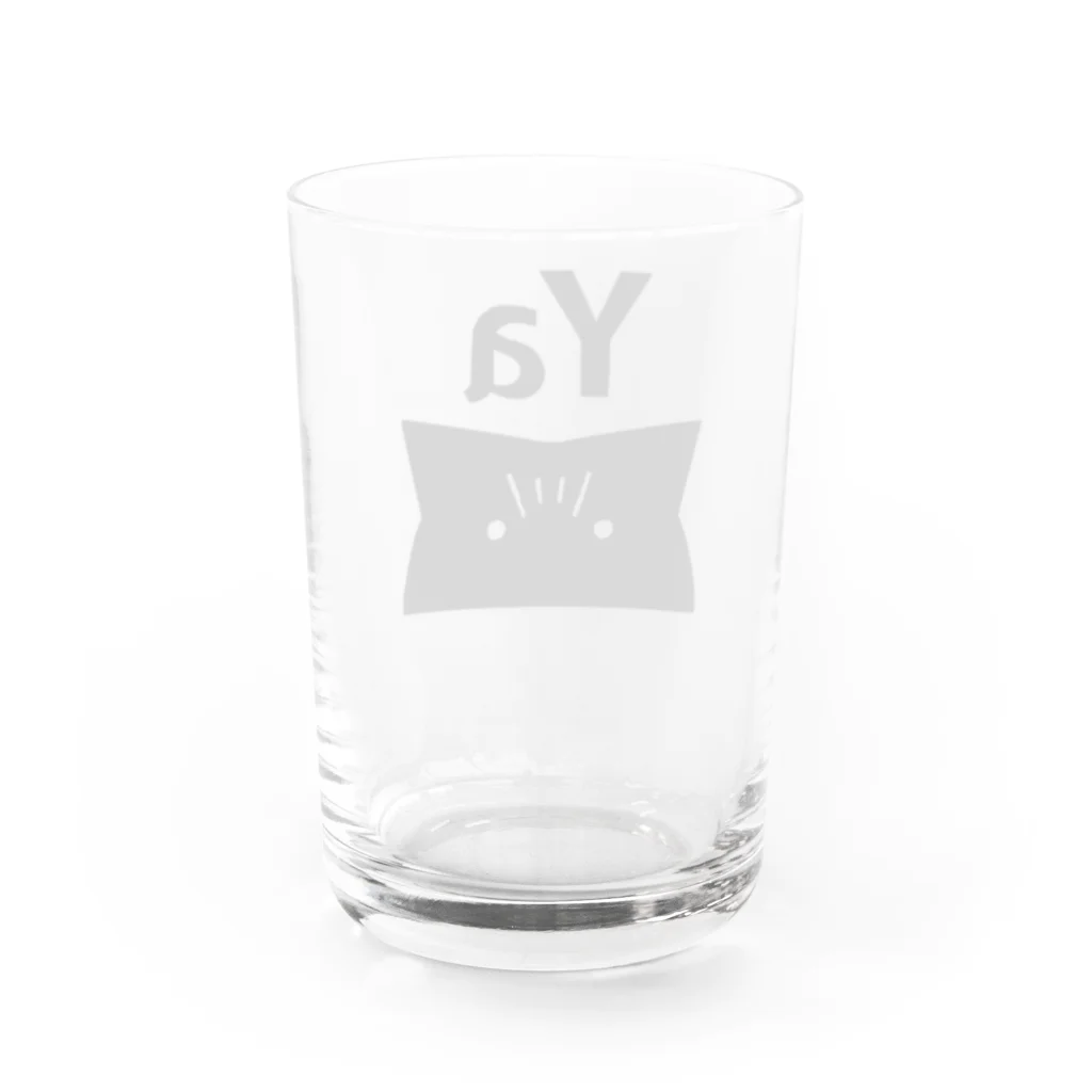 ねこ6kgのいやがるねこの顔 Water Glass :back