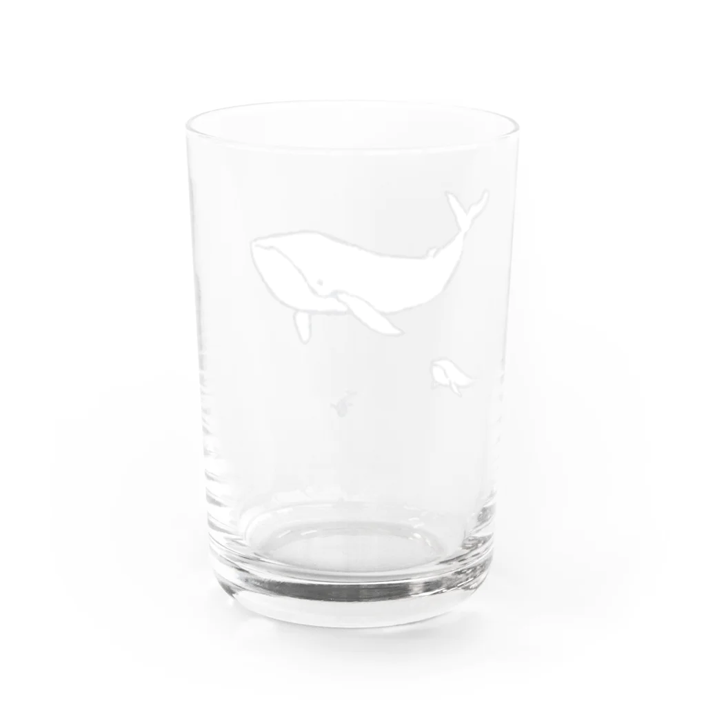 ｓの店（SUZURI店）のくじらないん Water Glass :back