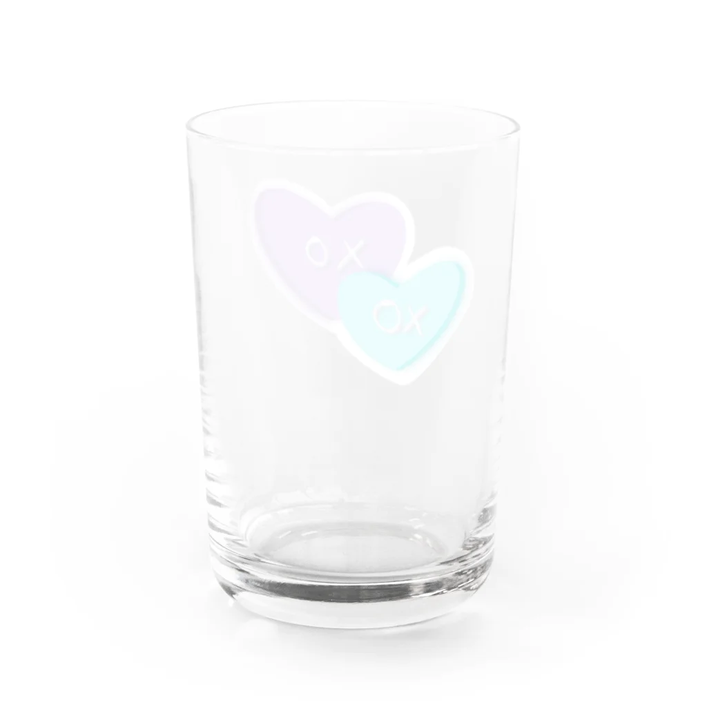 mariascharmsのxoxo シンプル　ハート　デサイン Water Glass :back