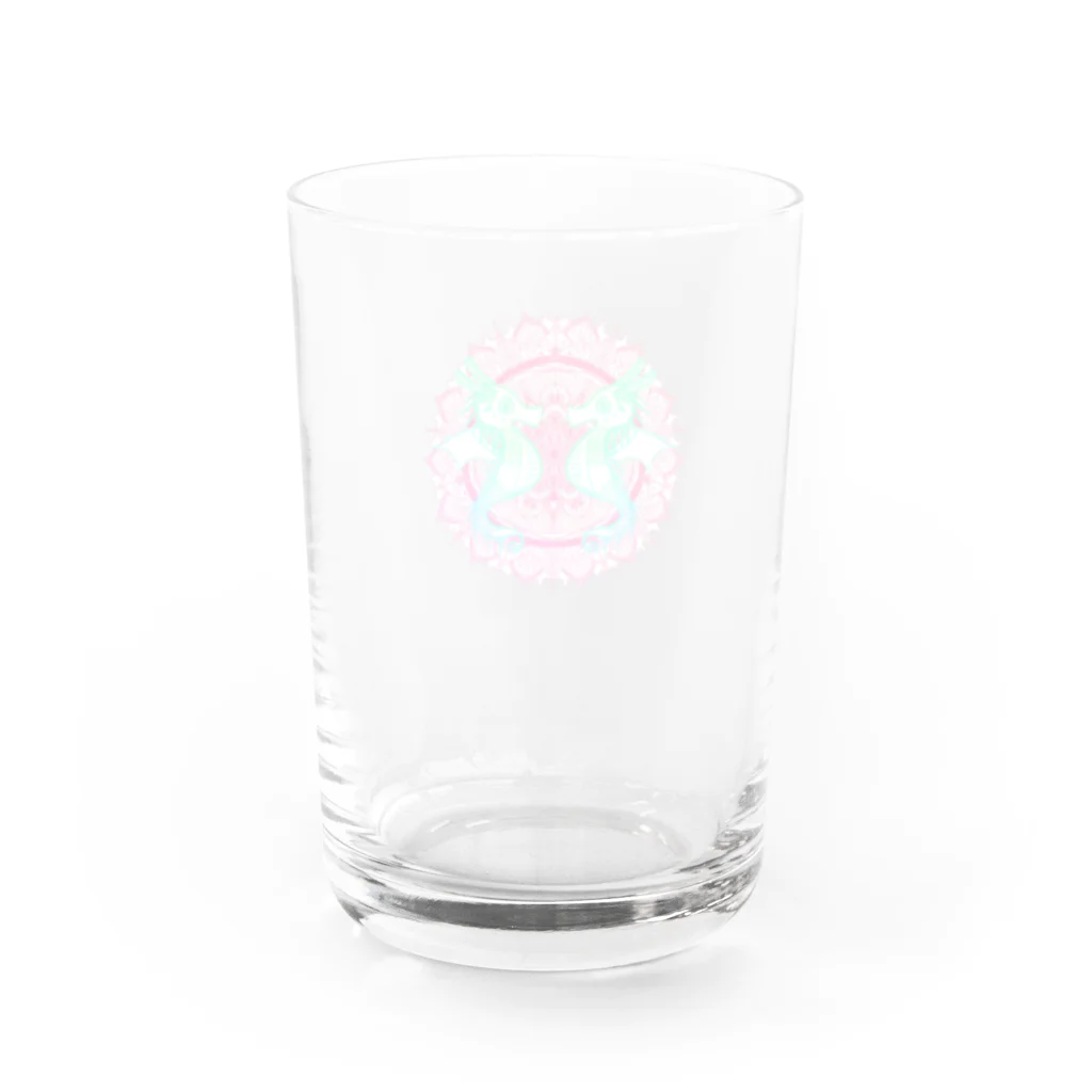 ﾈﾓﾌｨﾗのタツノオトシゴ 曼荼羅 白 Water Glass :back