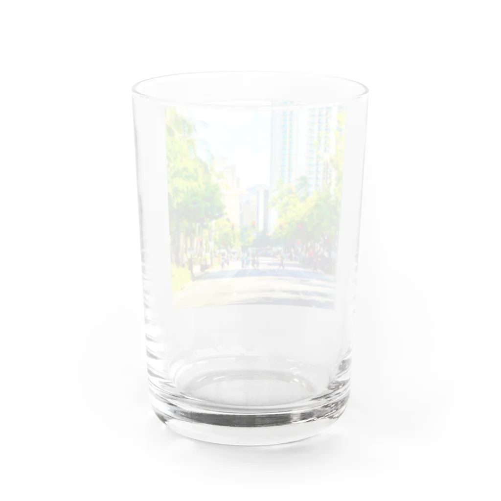 アロハビレッジのワイキキ通り🚶🚶‍♂️🚶 Water Glass :back