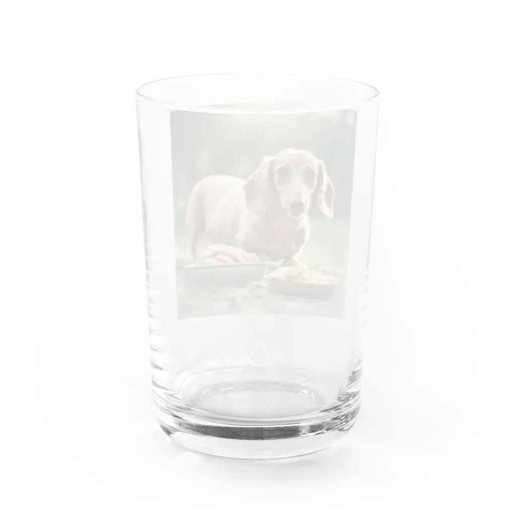 じじのおやつを前にしたダックスフント Water Glass :back