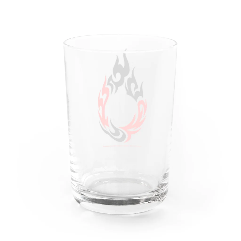 ファンシーTシャツ屋のクールなトライバル炎のタトゥーデザイン Water Glass :back