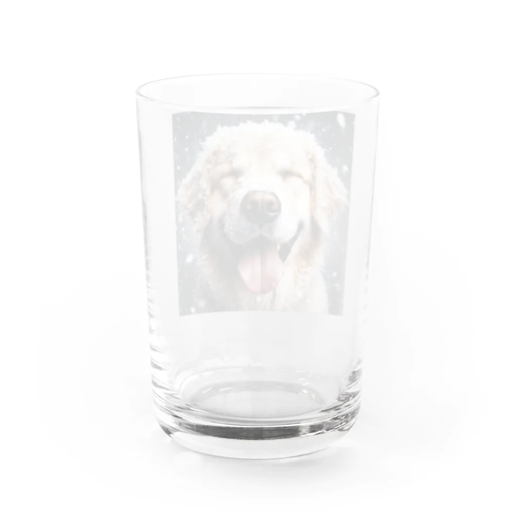 M_Takashiの「ゴールデンな冬のひととき、雪と共に大笑い！」 Water Glass :back