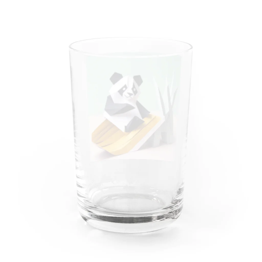 gigaグッズの滑り台で遊ぶ折り紙パンダ Water Glass :back