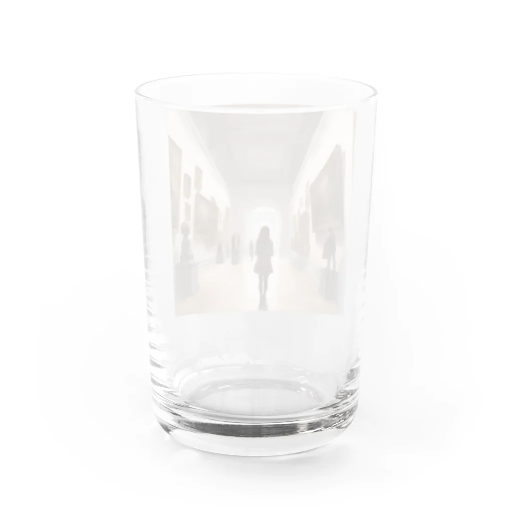 こにこの美術館を歩く女の子 Water Glass :back