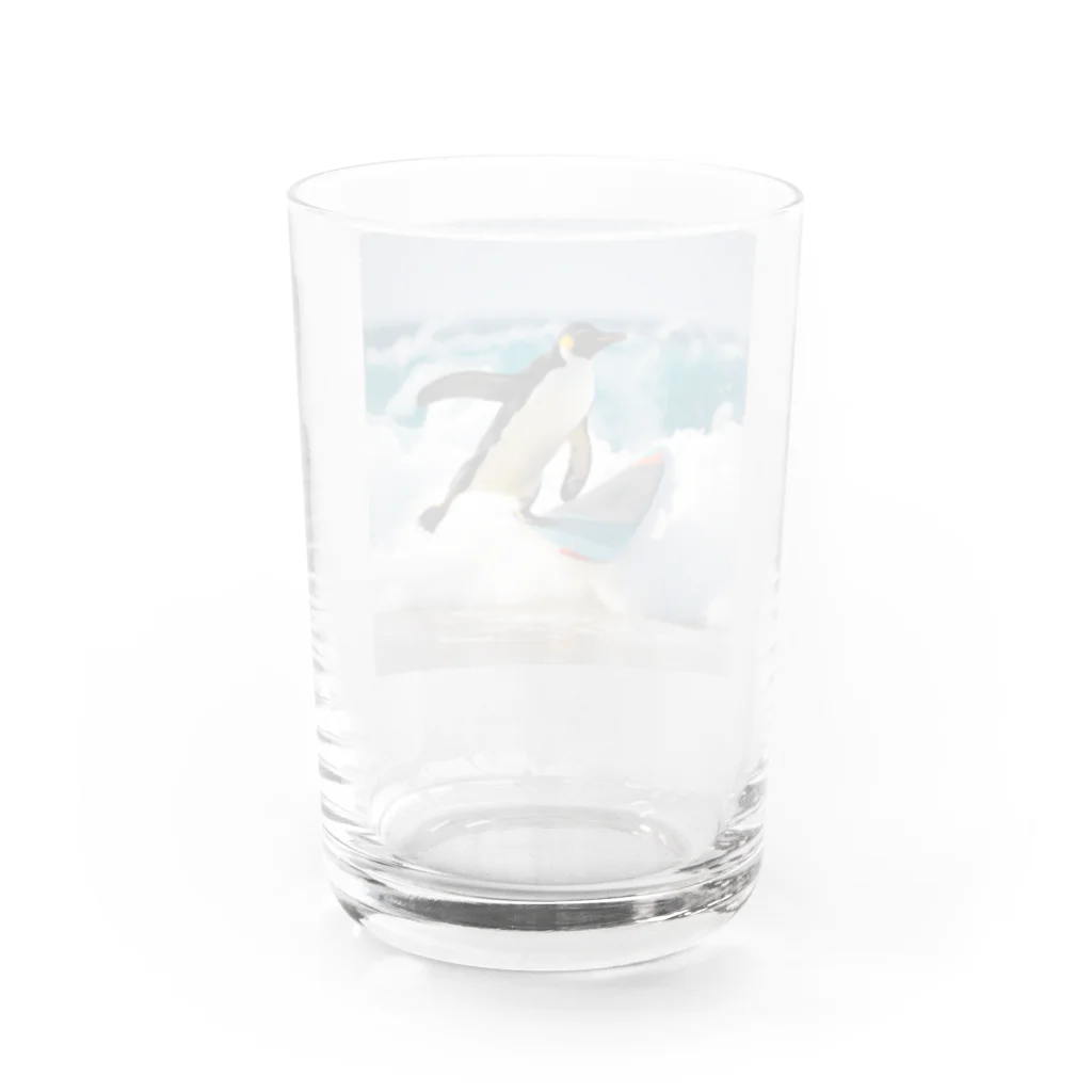 hakumenhonのサーフィンするペンギン Water Glass :back