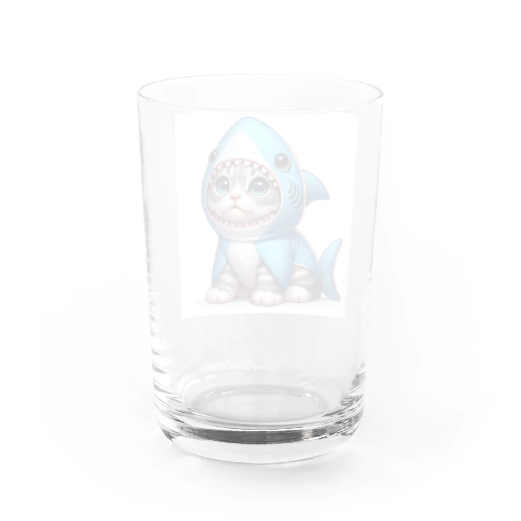 IloveCatのサメのフードを被った子猫 Water Glass :back