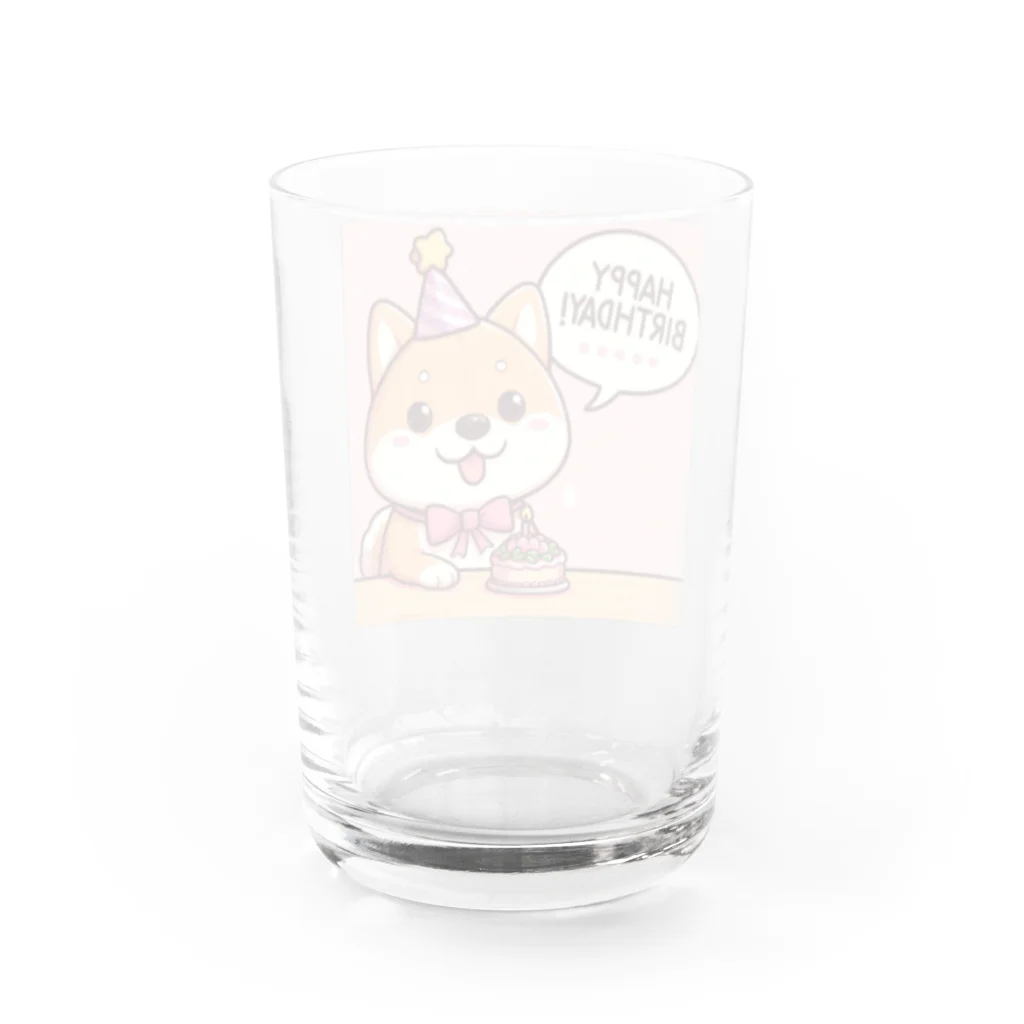 メアリーの柴犬がカラフルなスタンプ Water Glass :back