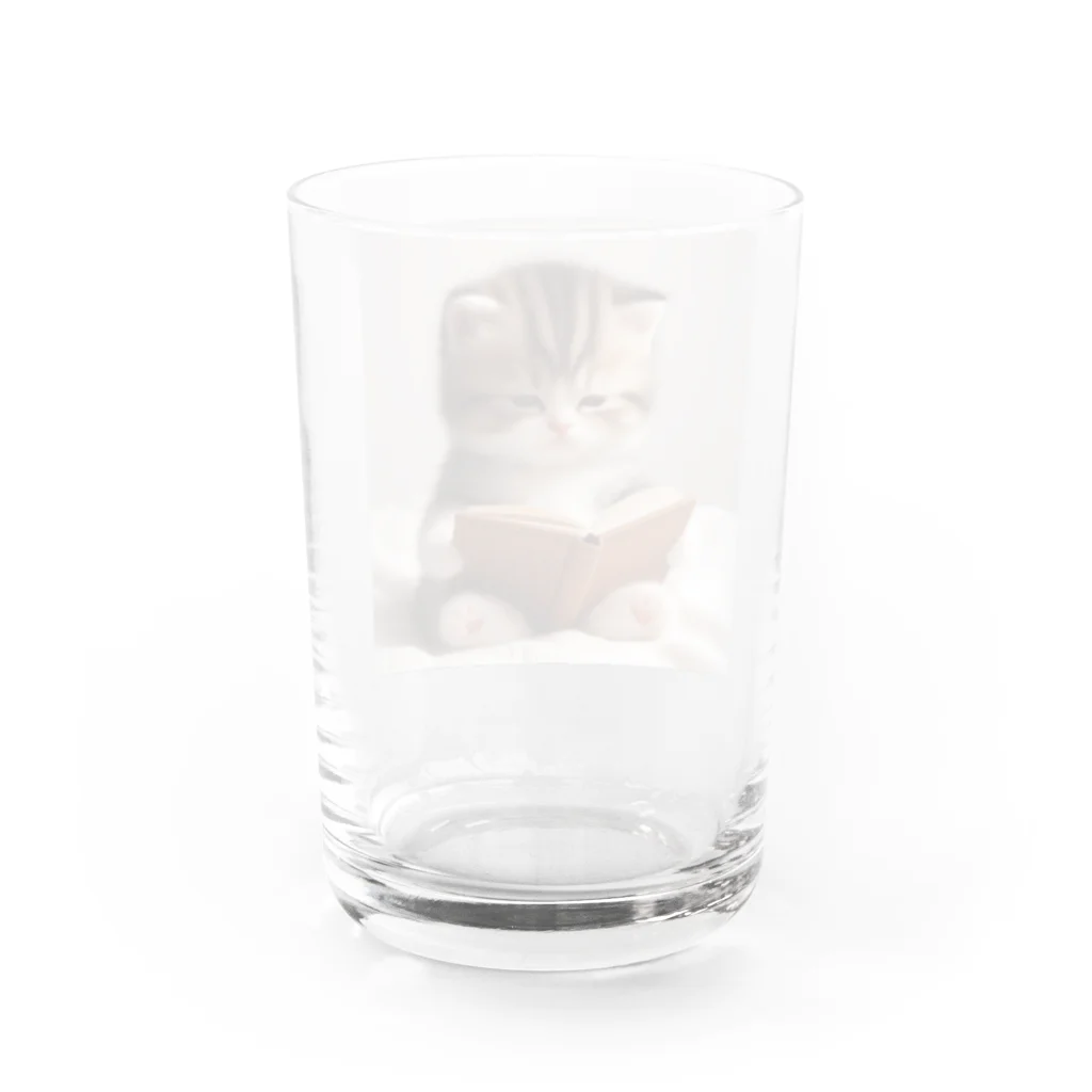 しんふぉショップの読書する赤ちゃんネコのグッズ Water Glass :back