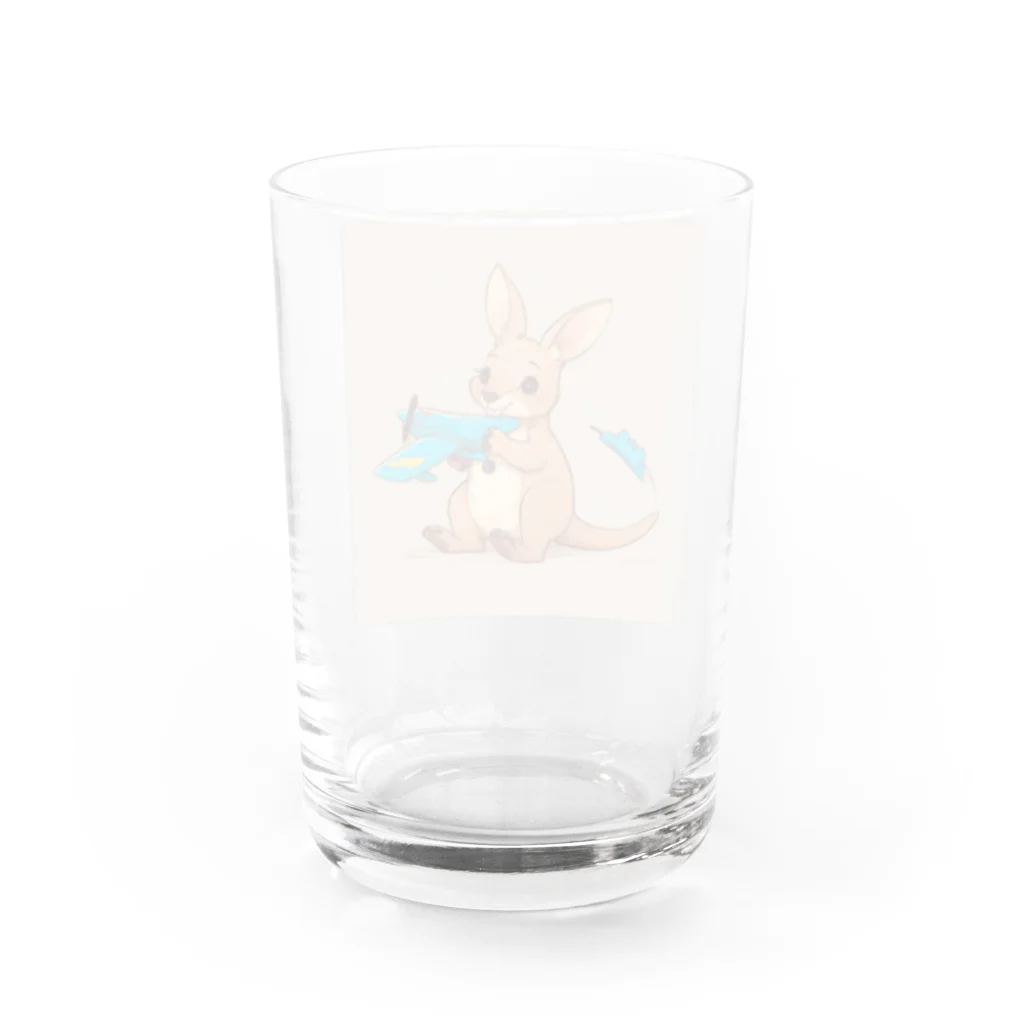 ganeshaのおもちゃの飛行機に乗ってかわいいカンガルーに会おう Water Glass :back