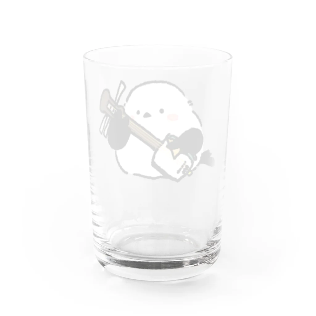 津軽三味線などの三味線を弾くシマエナガ Water Glass :back