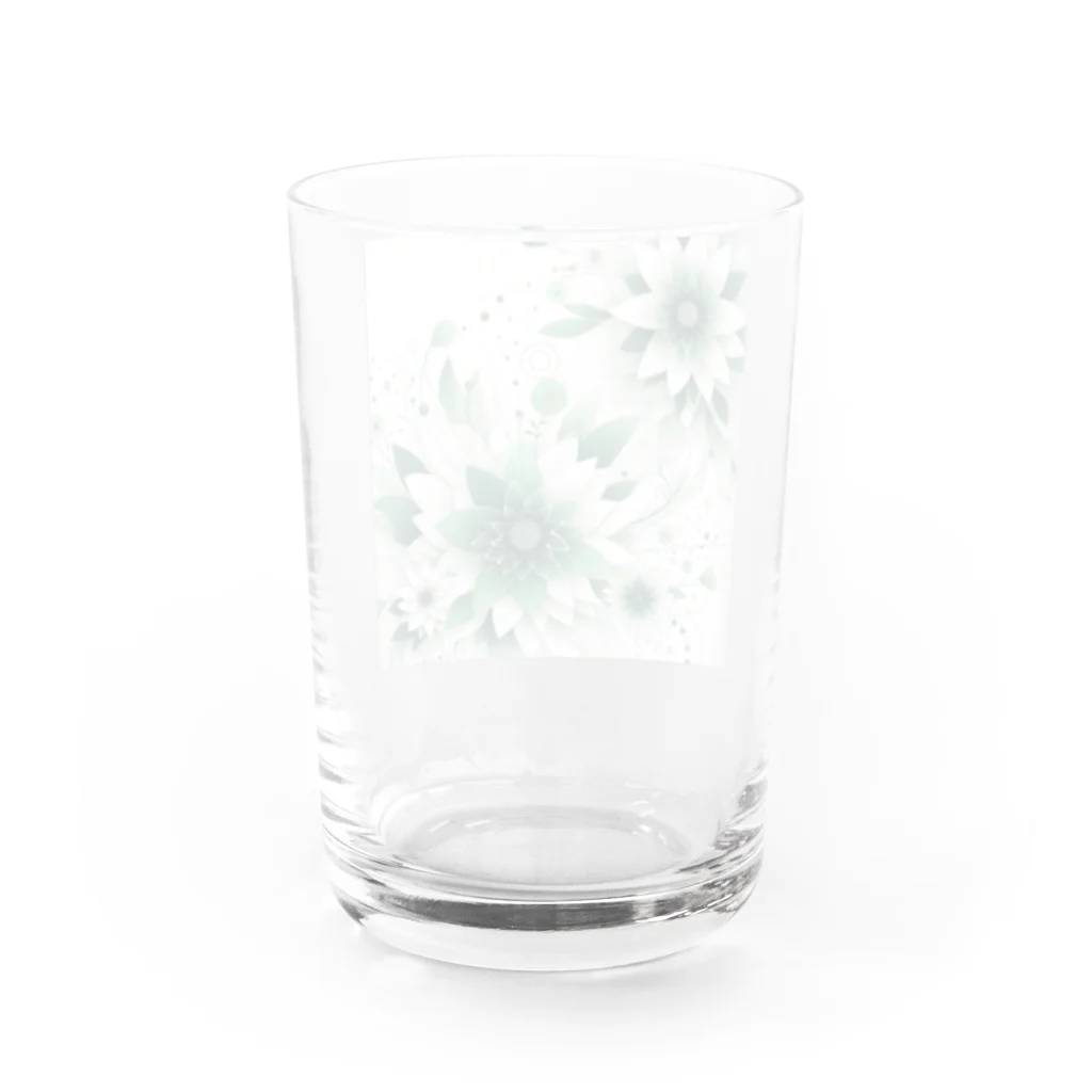 アミュペンの数学的なデザインを持つ緑と白の花 Water Glass :back