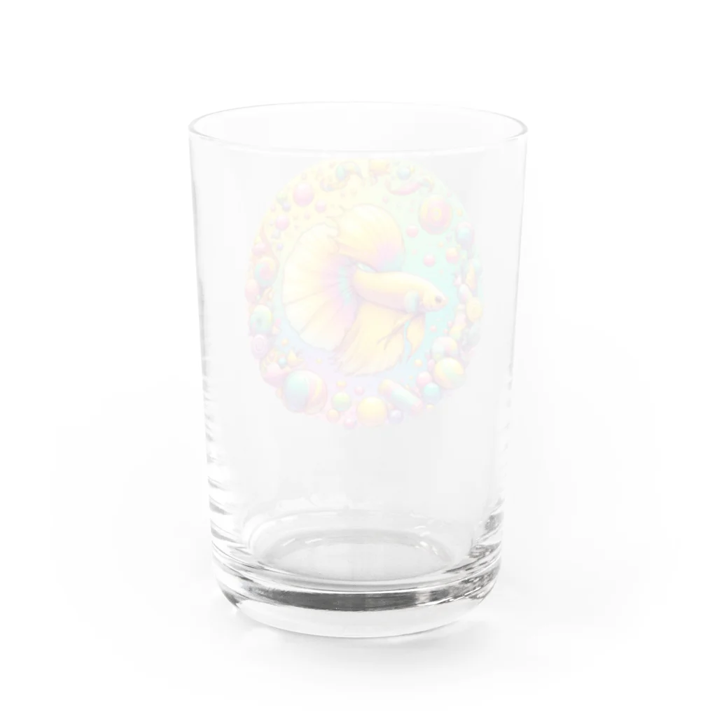 くちベタの黄色いポップなデザインのハーフムーンベタ Water Glass :back