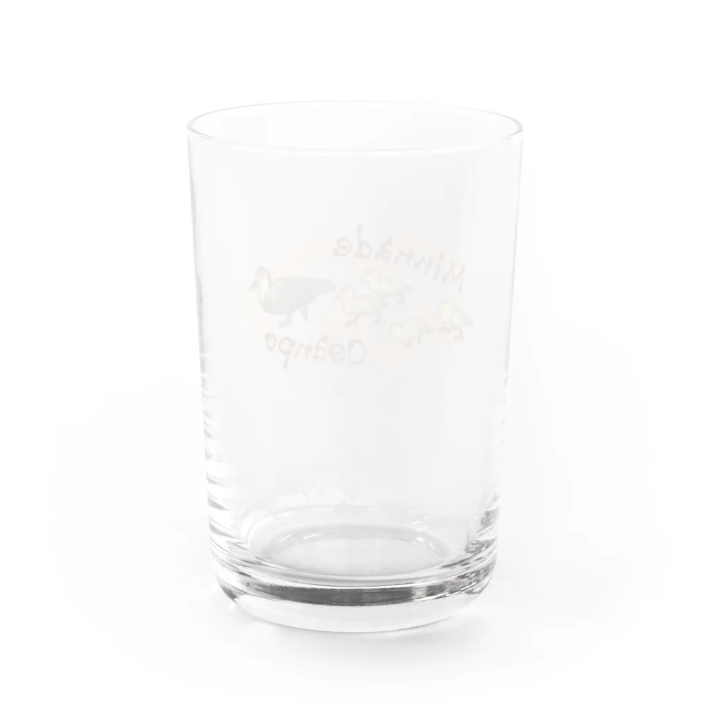 ゆるい生き物イラストグッズのお散歩するカモ親子 Water Glass :back