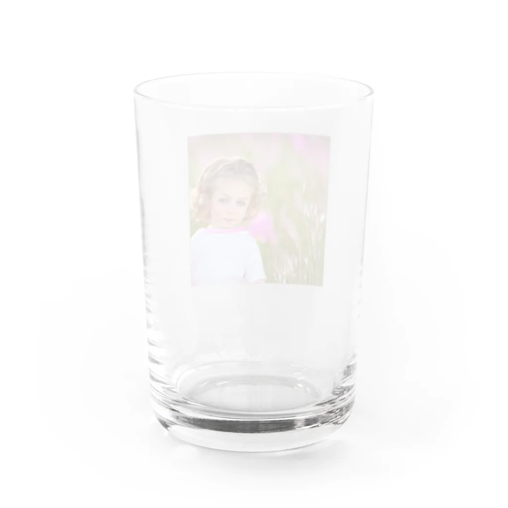 Natural Eleganceの天使のような少年 Water Glass :back