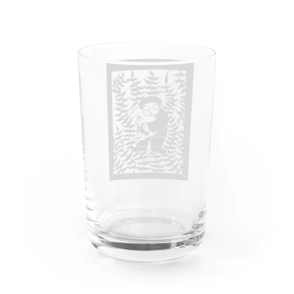 ツバメ堂の山羊と少年（モノクロ） Water Glass :back