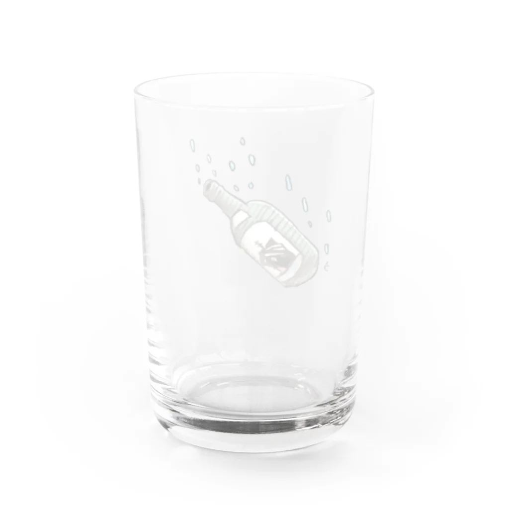 魚の目／illustrationの瓶が沈むグラスで何を飲む グラス反対面
