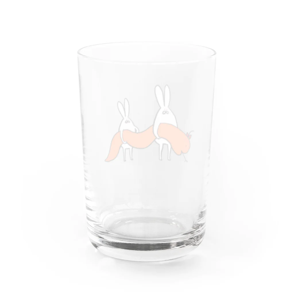 うさぎ本舗のへびを運ぶうさぎたち Water Glass :back