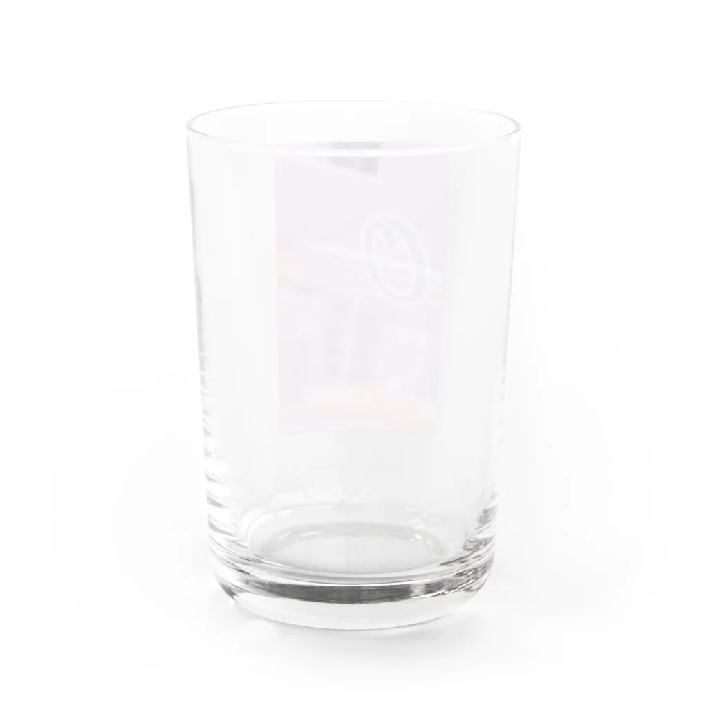 くず入れの中のくず入れのOnの街並み Water Glass :back