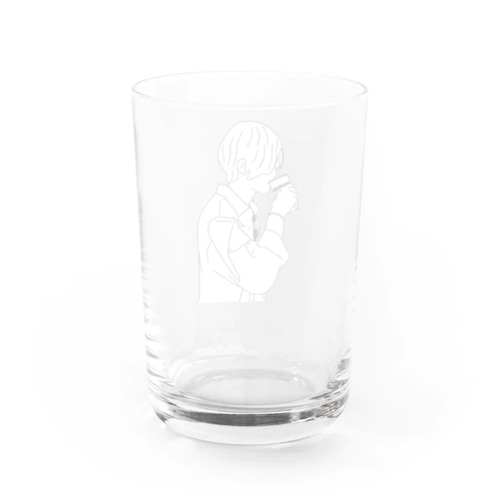 ikuminakamuraの紙コップでドリンクを飲む人 Water Glass :back