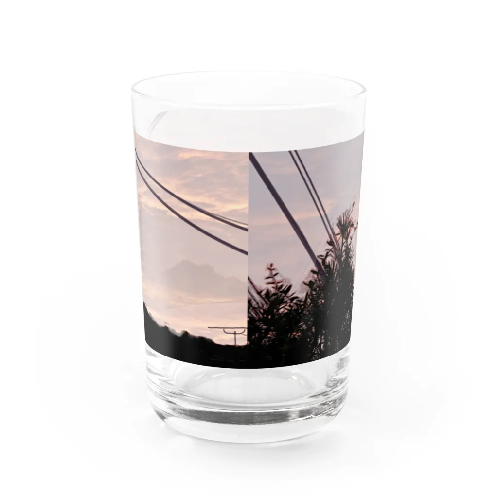 galaxycatの手の中の夕焼け Water Glass :back