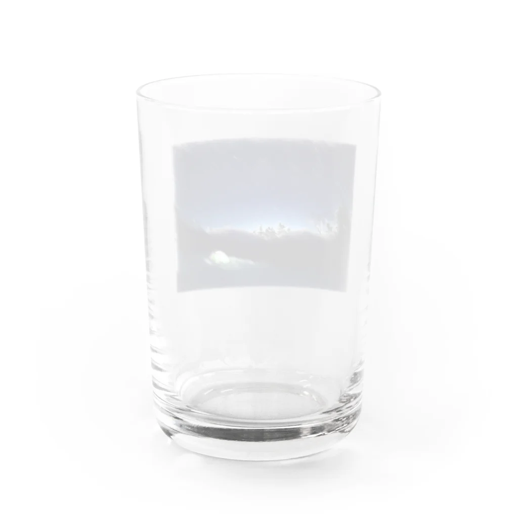 静かな山の頂への冬の星空キャンプ Water Glass :back