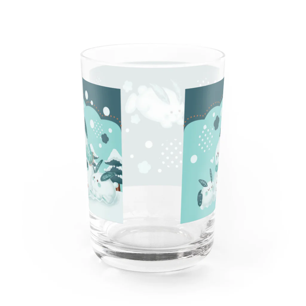 オムタマスタジオの雪だるまと雪うさぎ Water Glass :back