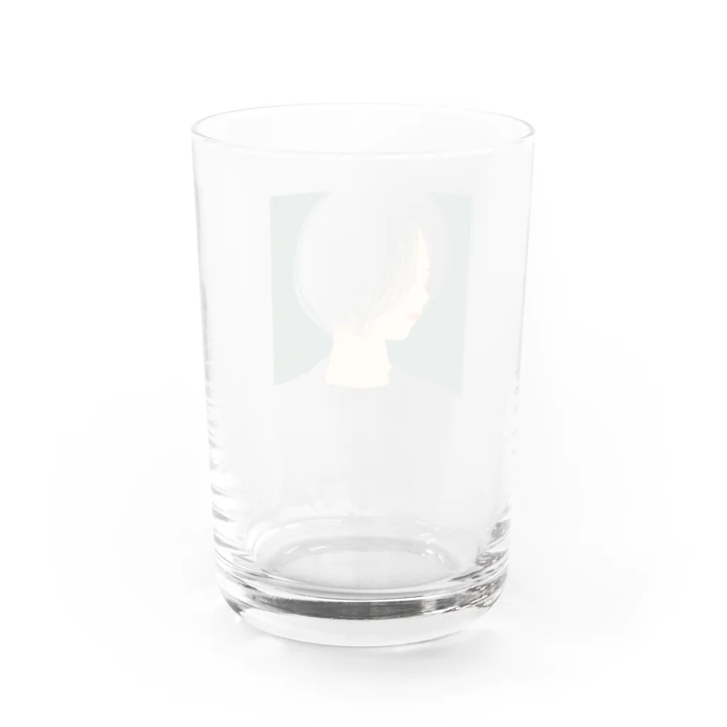 chona shopのボブの女の子 Water Glass :back