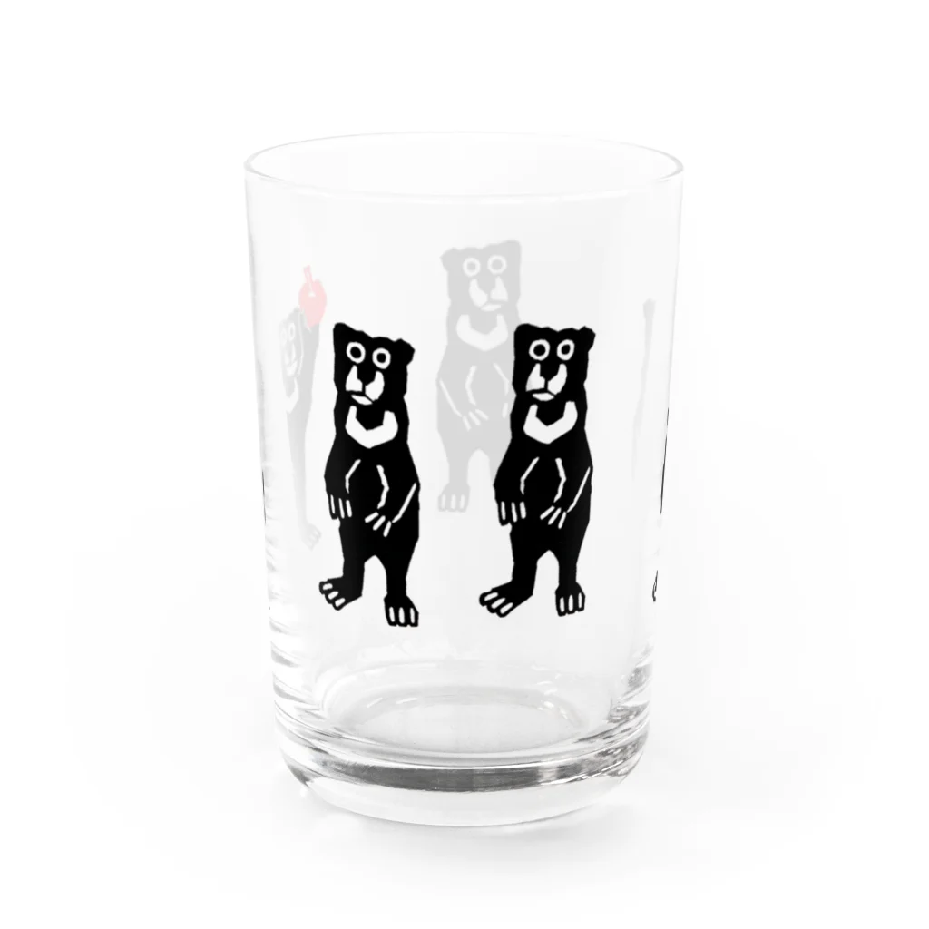 志村リョウのお店のリンゴを見つけたクマ Water Glass :back