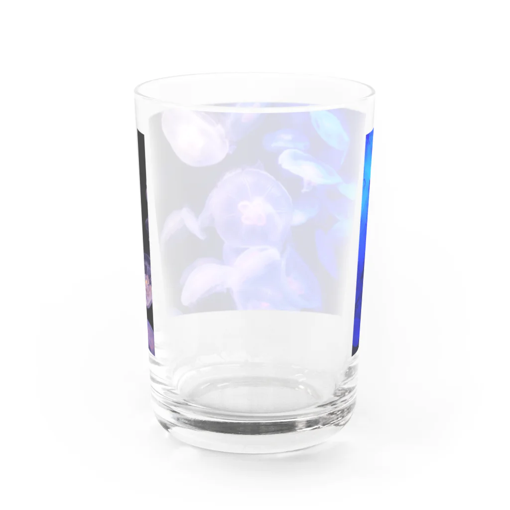 日常トリップの夜に咲くクラゲ Water Glass :back