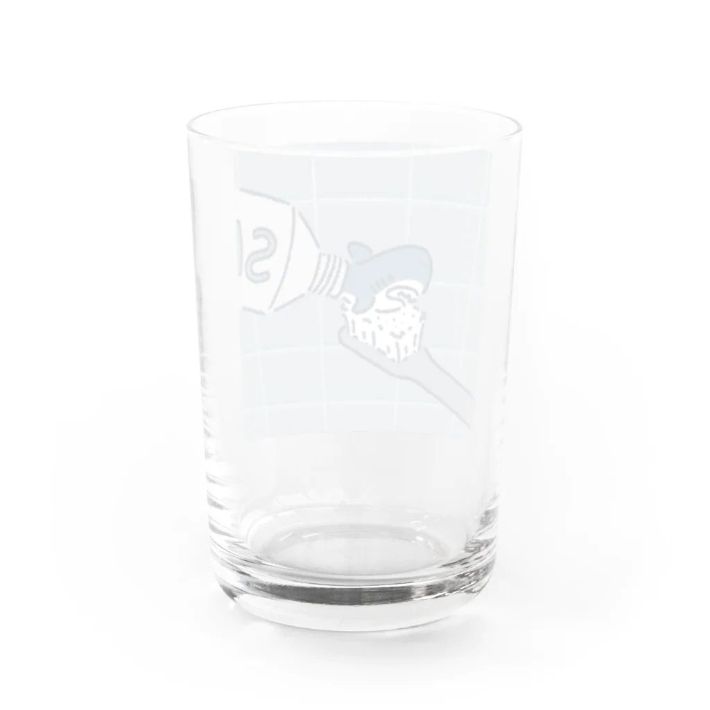 サメ わりとおもいのサメで歯みがき Water Glass :back