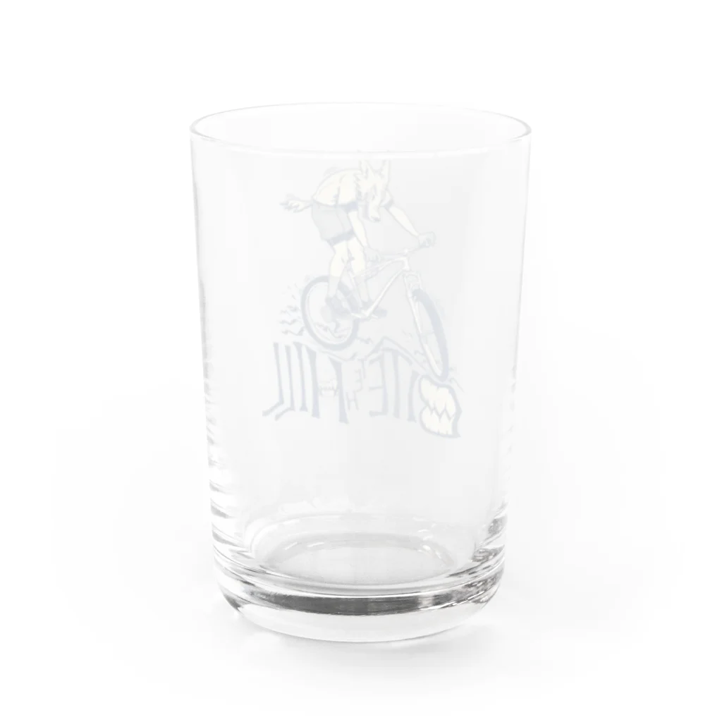 nidan-illustrationの"BITE the HILL" Water Glass :back