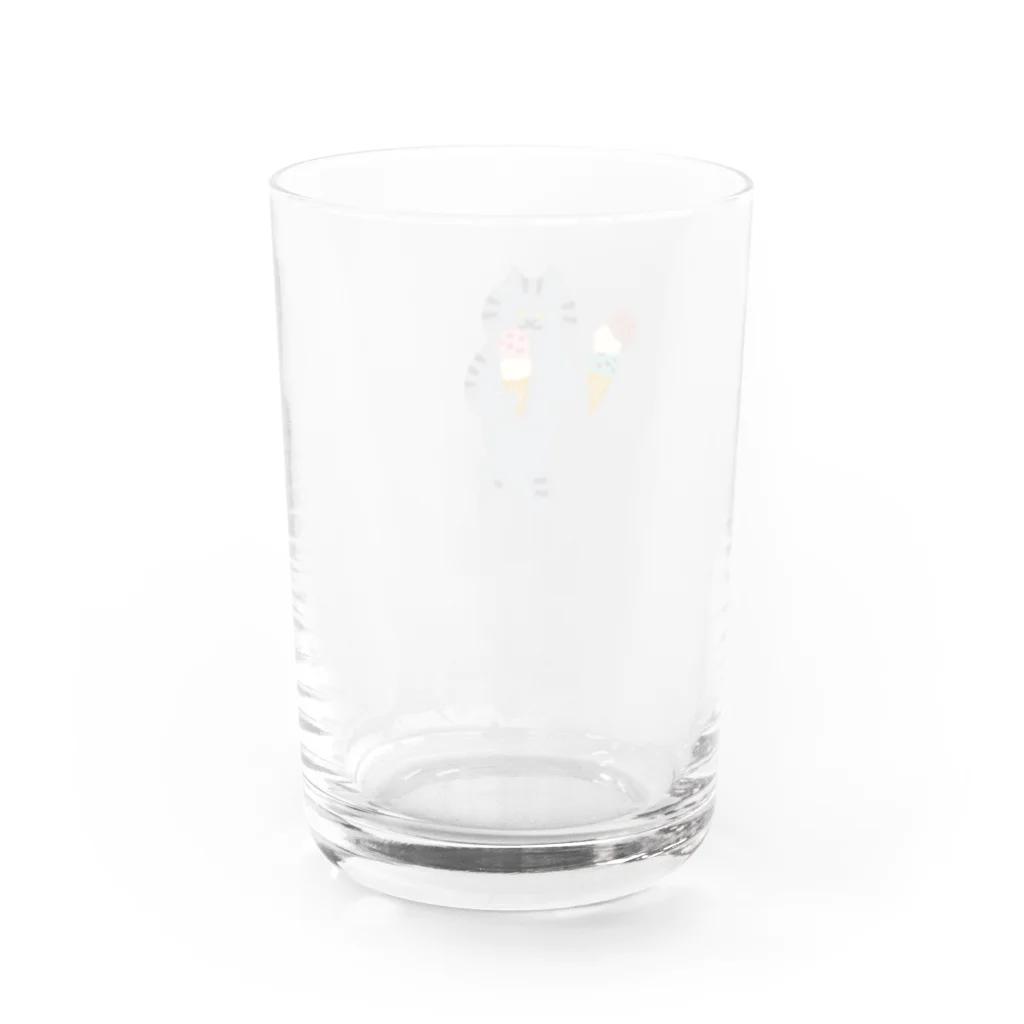 SUIMINグッズのお店のアイスクリームを慎重に運ぶねこ Water Glass :back