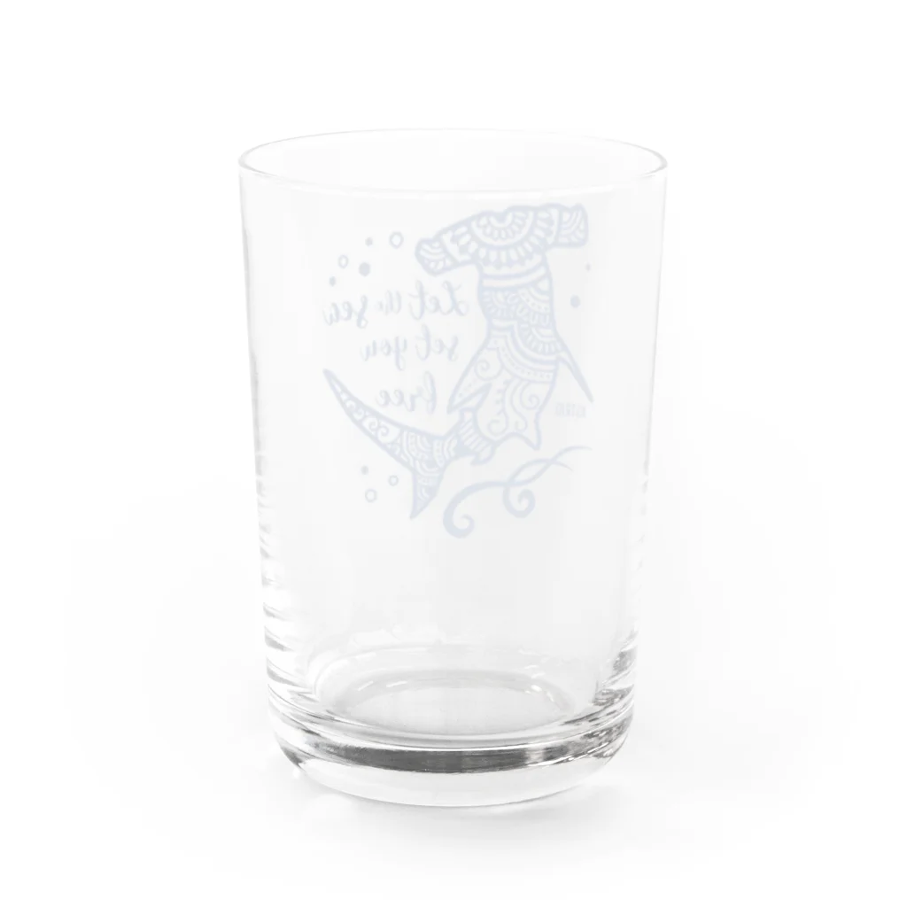 Astrio SUZURI店のヘナ柄ハンマーヘッド Water Glass :back