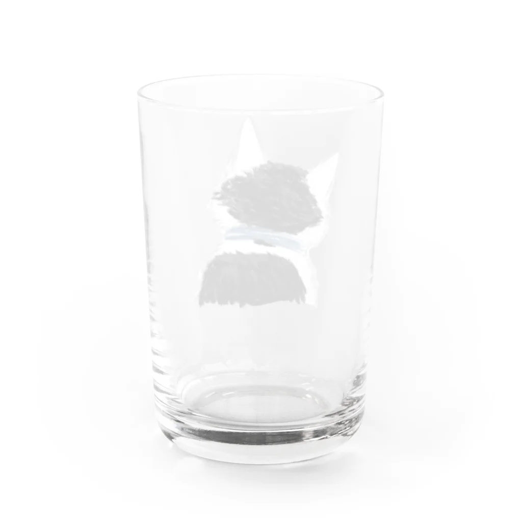 クロミケハチワレのハチワレ猫さんの後ろ頭 Water Glass :back