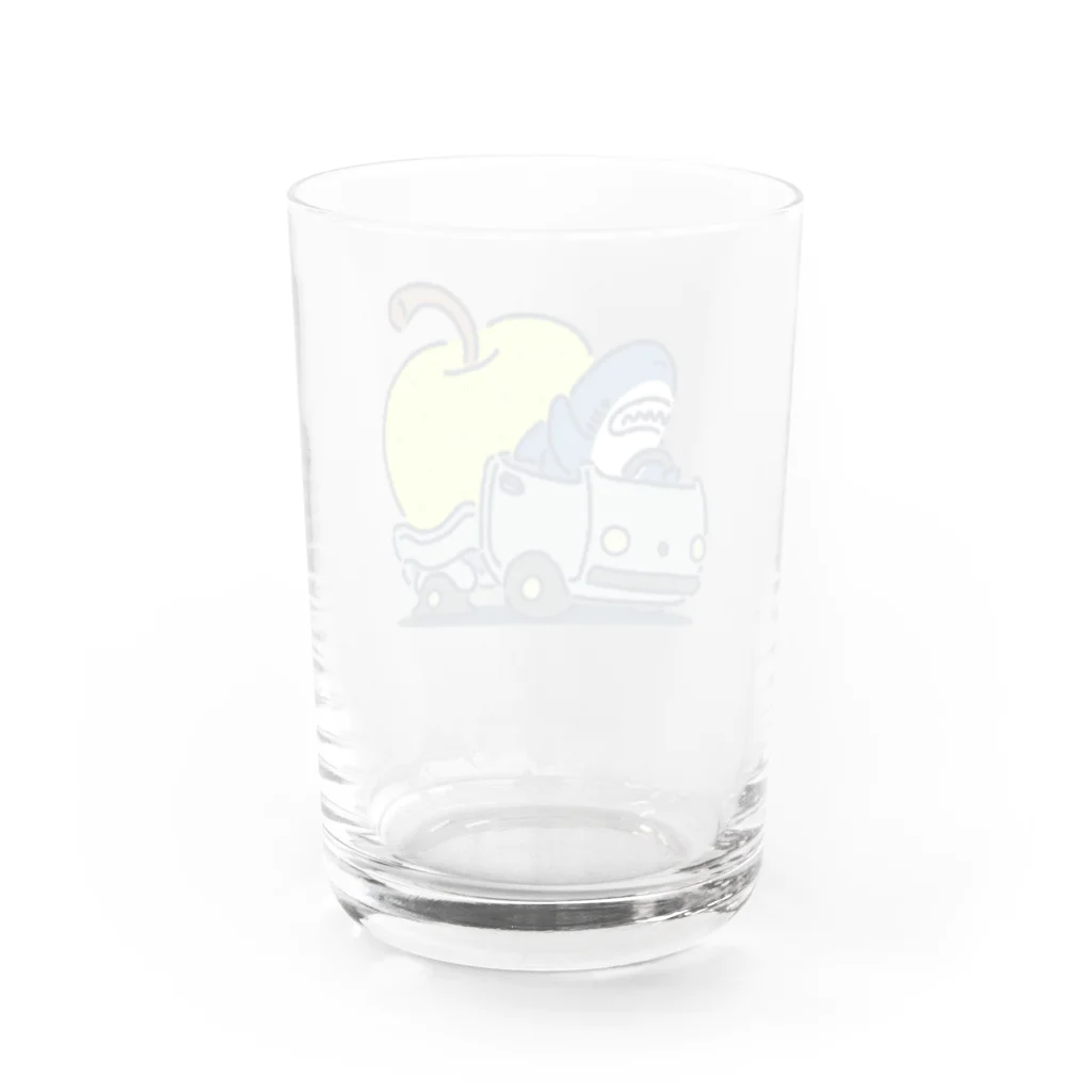 サメ わりとおもいの巨大梨を収穫したサメ Water Glass :back