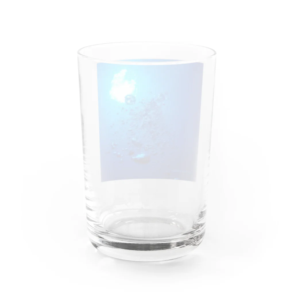 Eisuke Kuwahataの静かな海から Water Glass :back