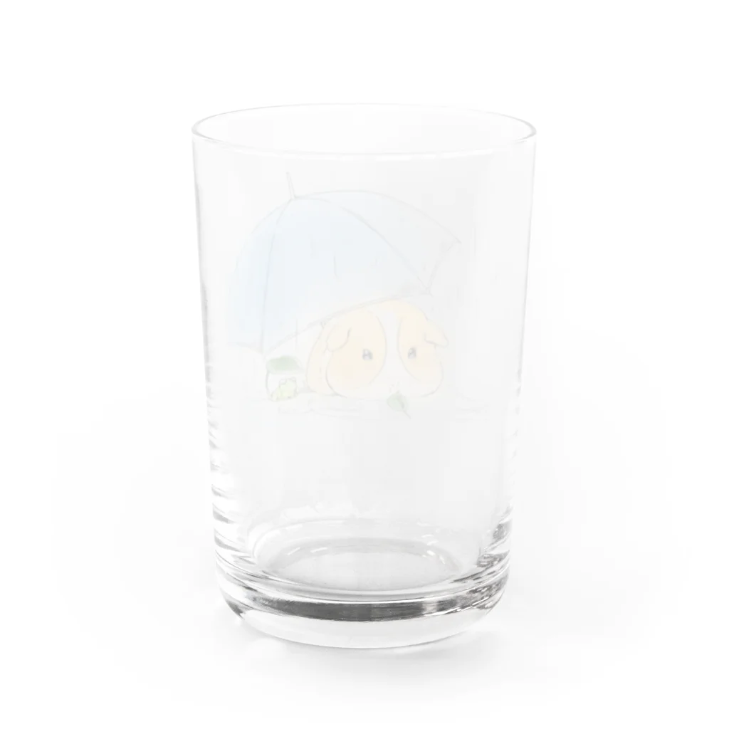 ハレ / 傘と小鳥　[小動物グッズのお店]のモルモットと傘（白） Water Glass :back