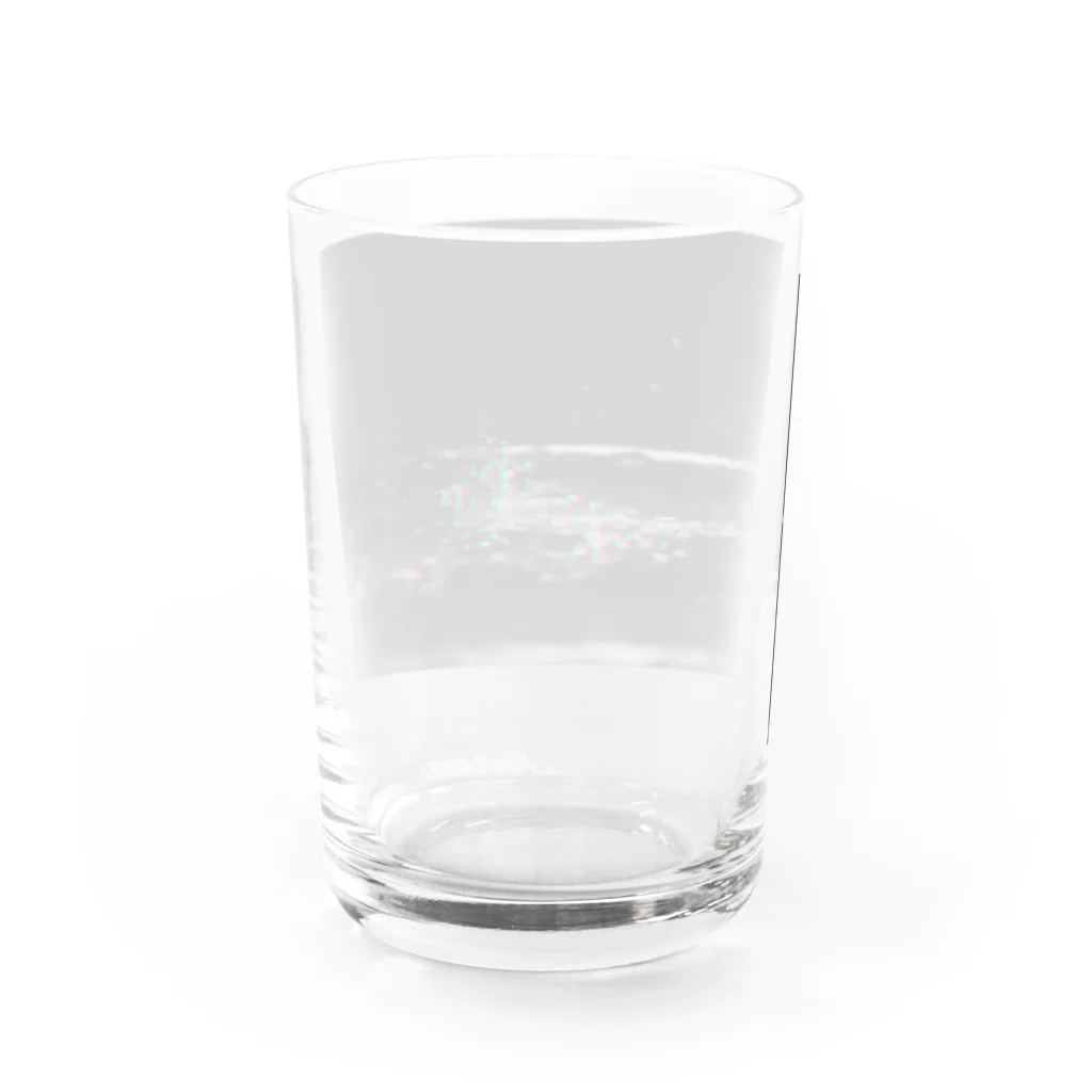 しょうちゃん@117.2kgのグリッジノイズドロップ Water Glass :back