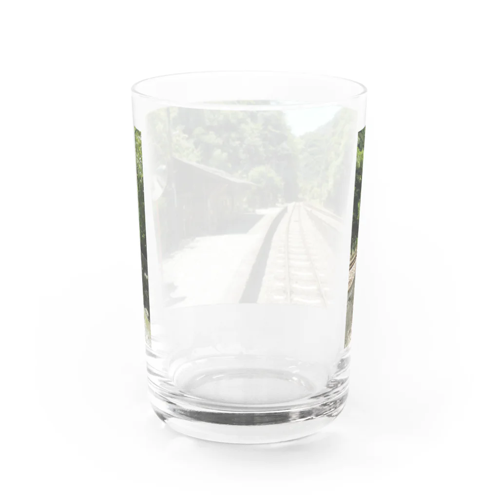 Love Trainの駅舎と線路と… Water Glass :back