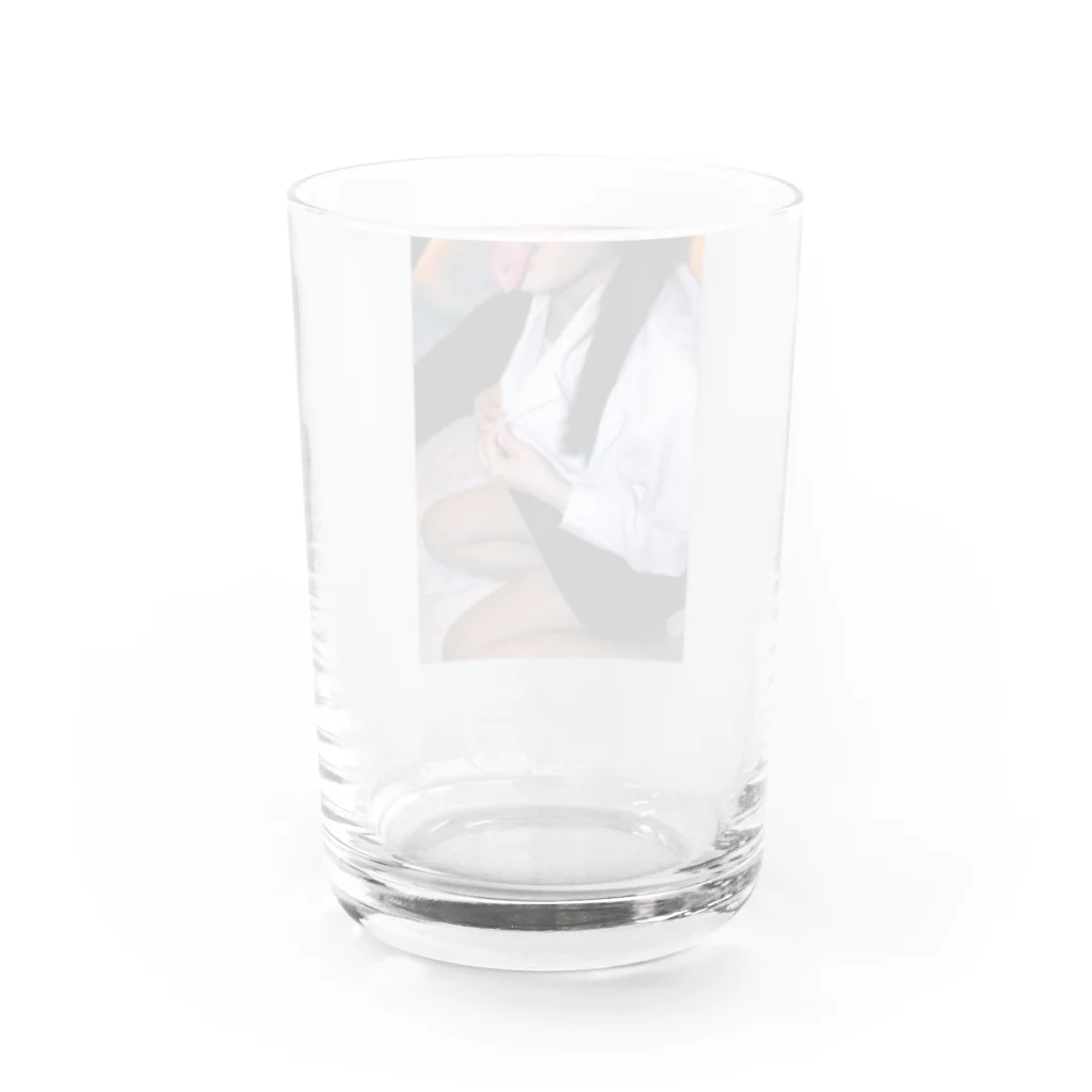 シャンマのスーツ。 Water Glass :back