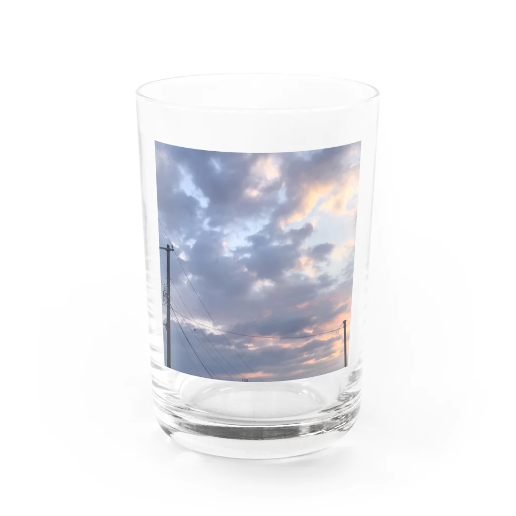 Hatumiの早朝の雲 Water Glass :front