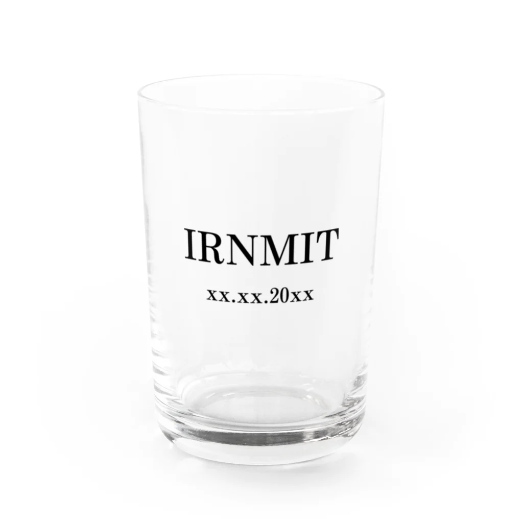 IRNMITのIRNMITロゴ xx.xx.20xx グラス前面