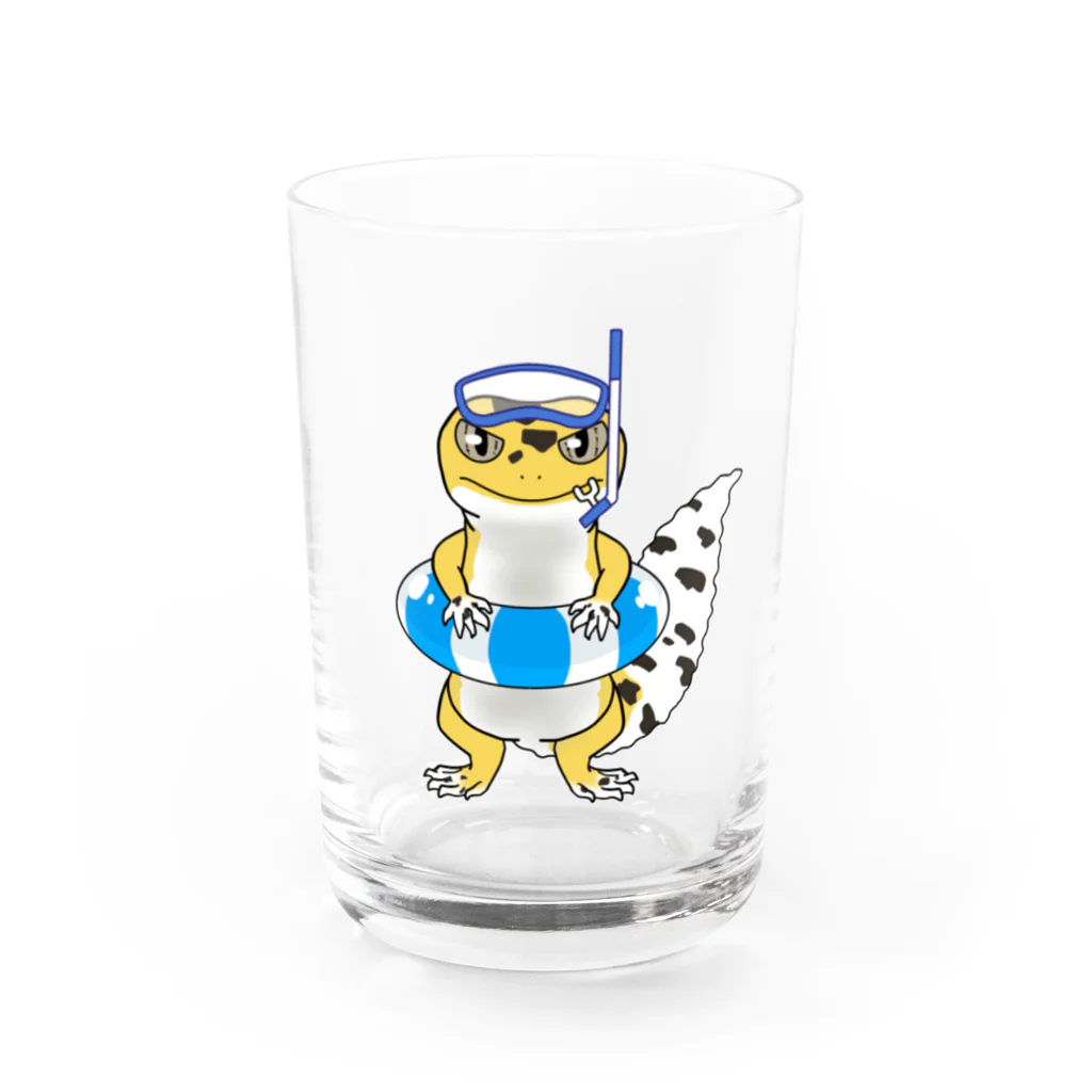 イモリのしっぽ　SUZURI支店の夏のレオパ（海水浴） Water Glass :front