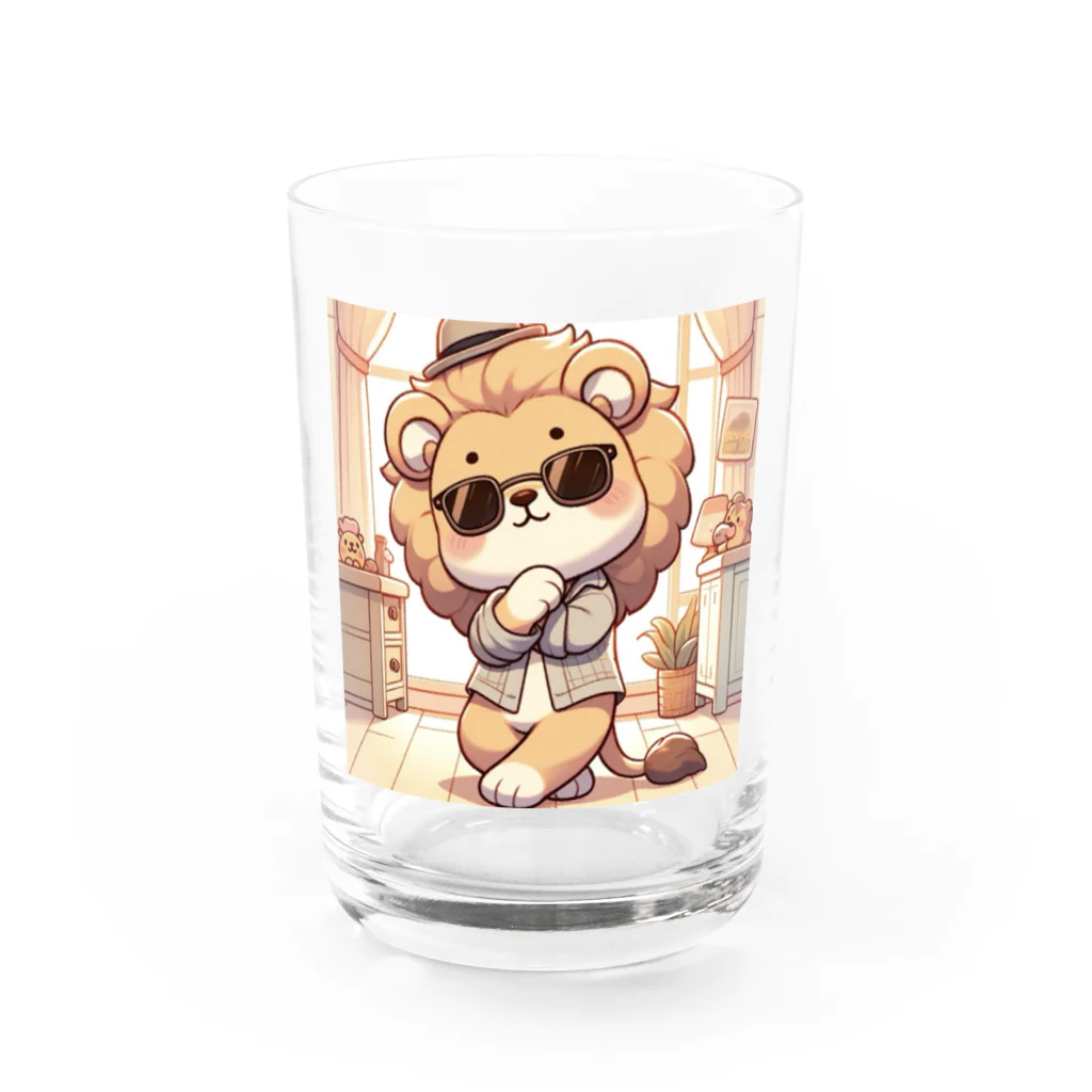 Artful Whiskersのクールな王者 - かっこいいライオン Water Glass :front